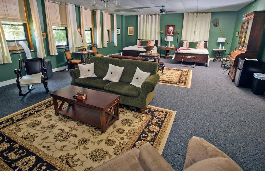 Sherman Inn-1